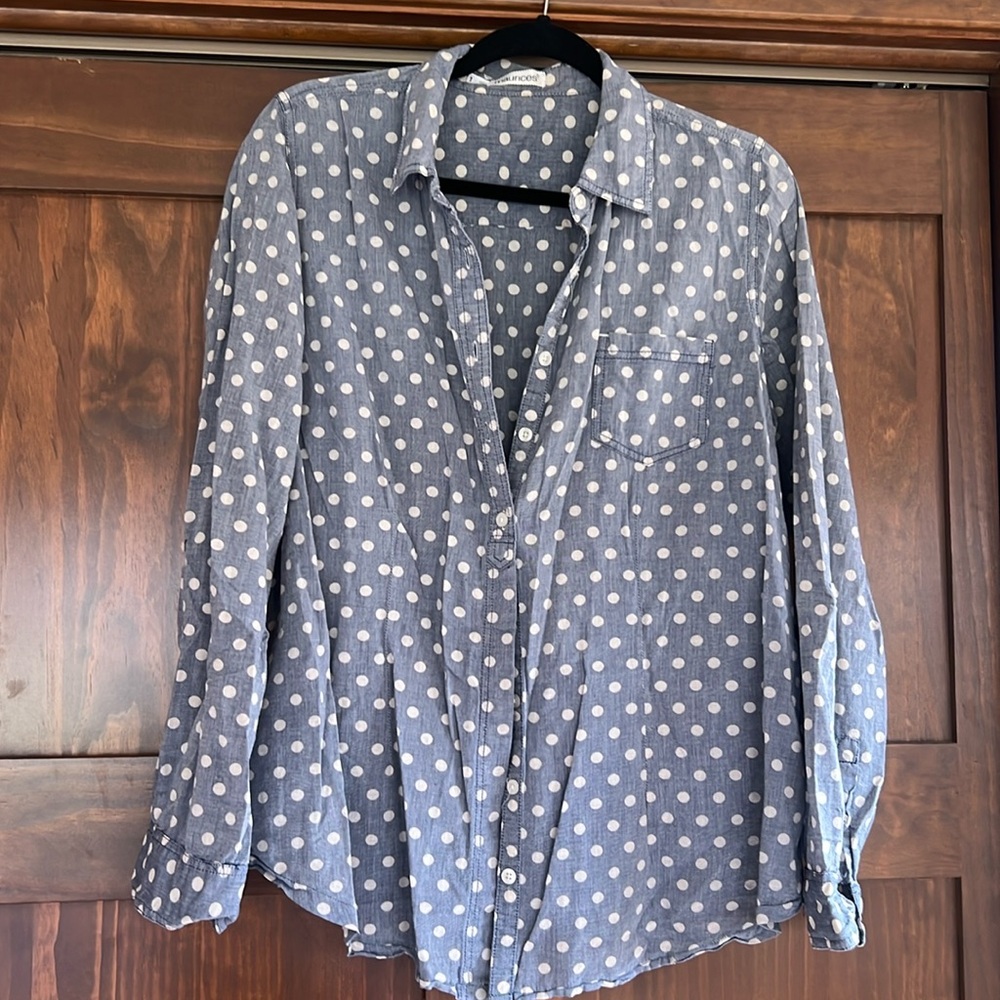 1x polka dot lightweight button down